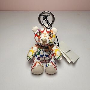 NWT Coach CJ953 Pride Bear Rainbow Keychain White Signature Bag Charm LG…